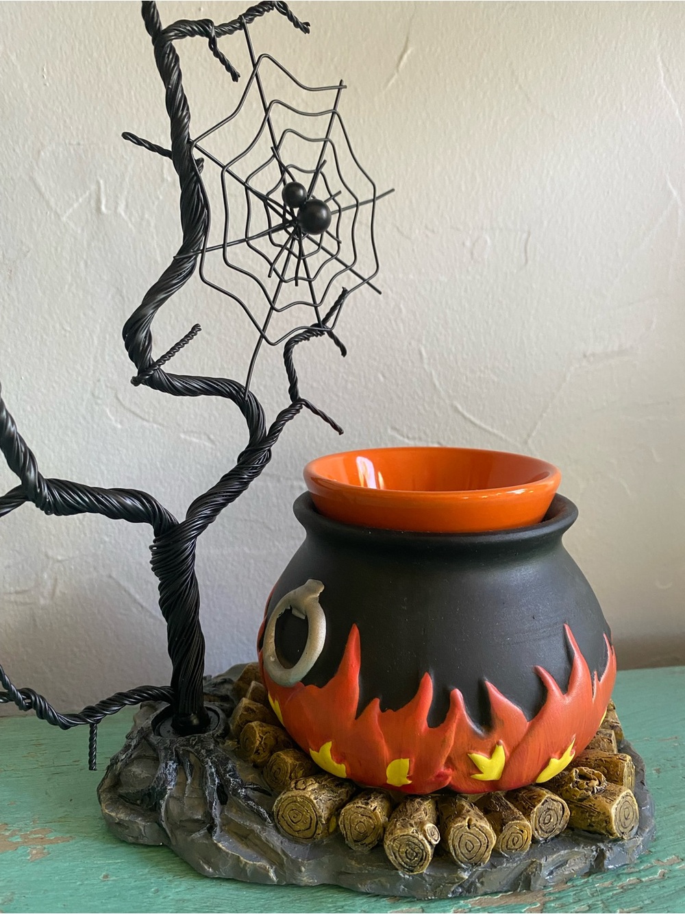 Scentsy Original Hocus Pocus Orange Cauldron Warmer Full Size - Retired 2016